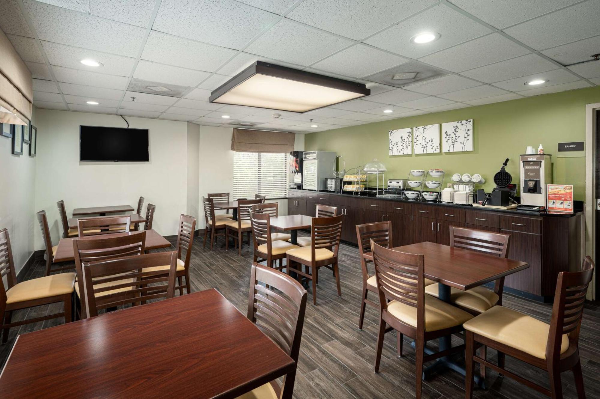 Surestay By Best Western Summerville Flowertown Exterior photo