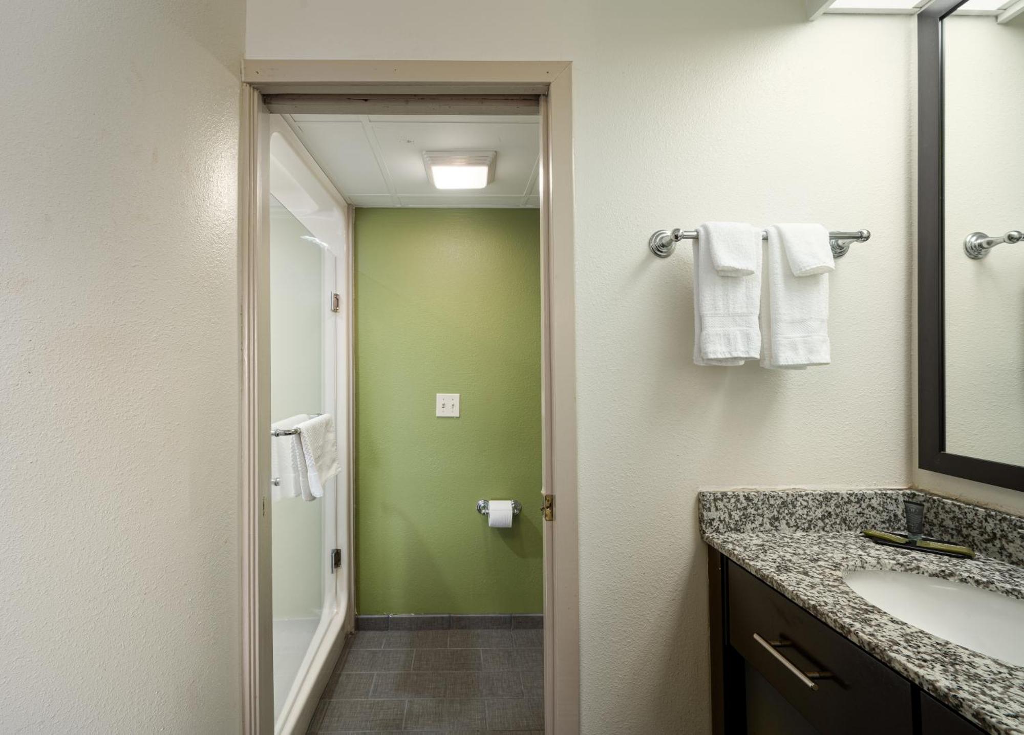 Surestay By Best Western Summerville Flowertown Exterior photo